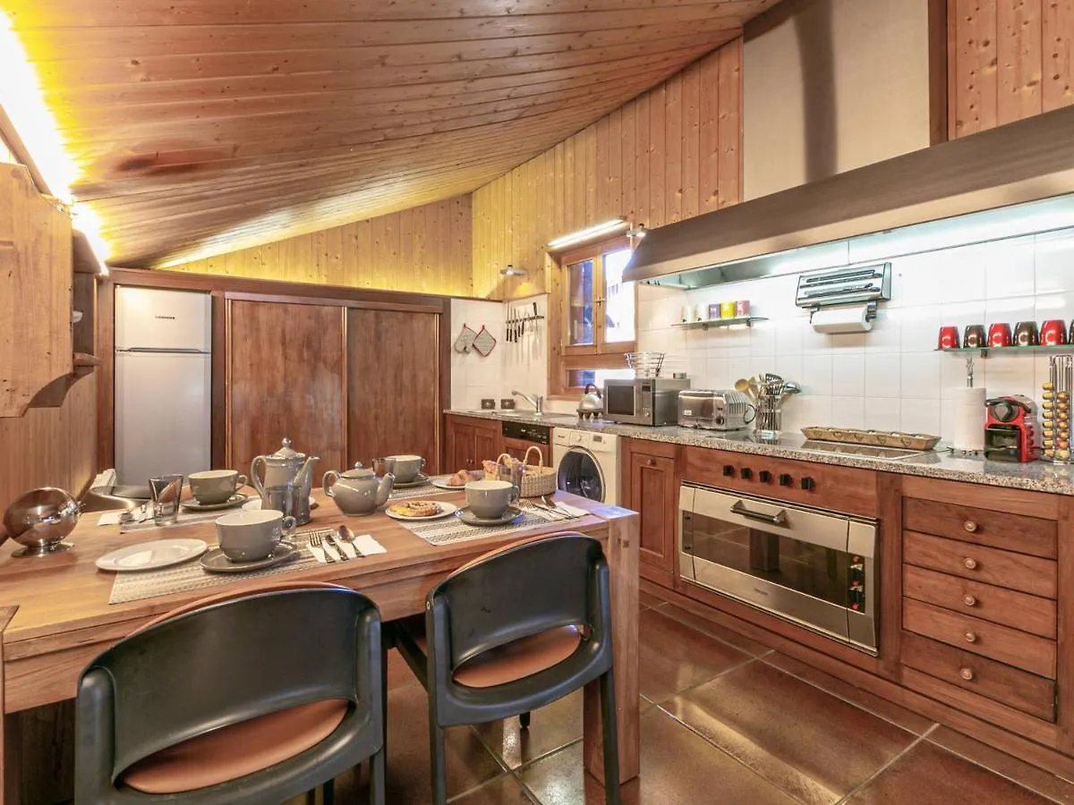 Chalet De Luxe Avec Sauna, Cheminee Et Wifi A Val-D'Isere - Fr-1-694-17 0*,  France