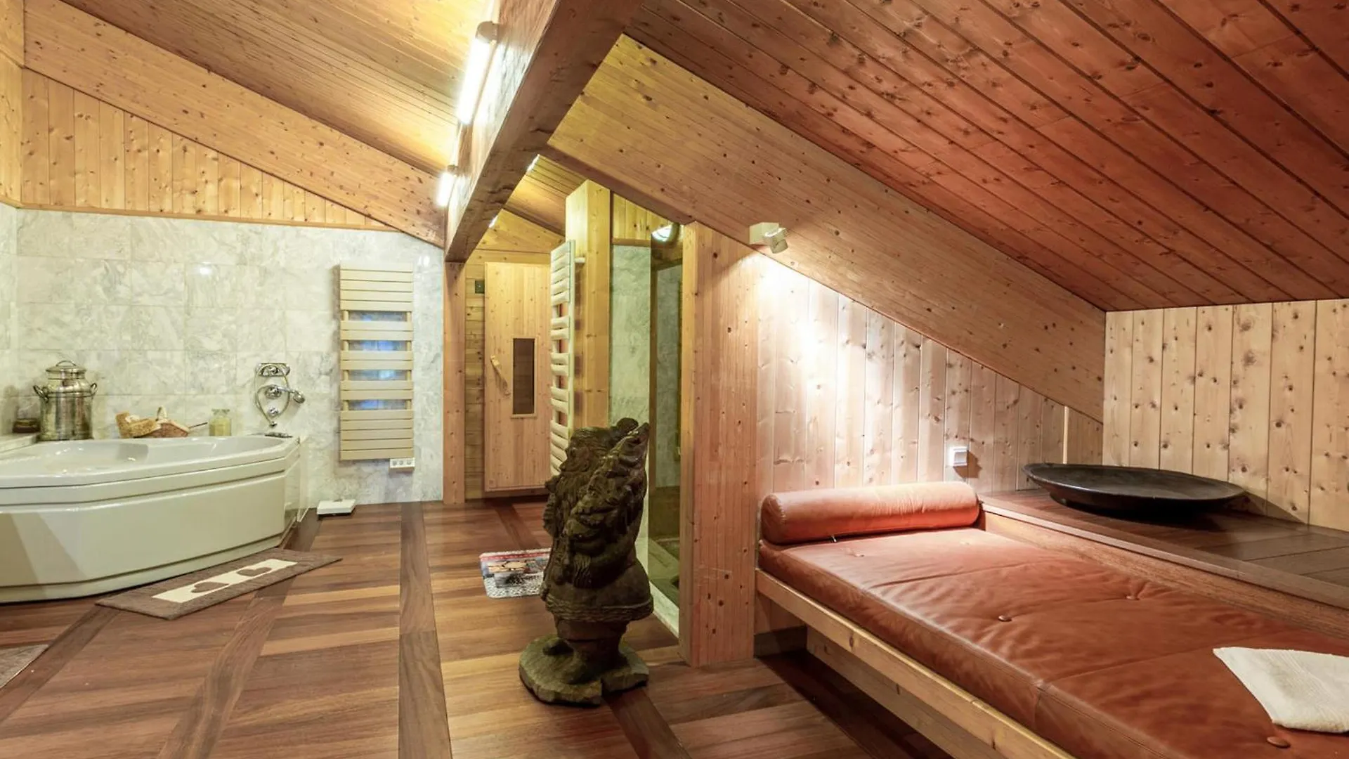 Chalet De Luxe Avec Sauna, Cheminee Et Wifi A Val-D'Isere - Fr-1-694-17 0*,  France